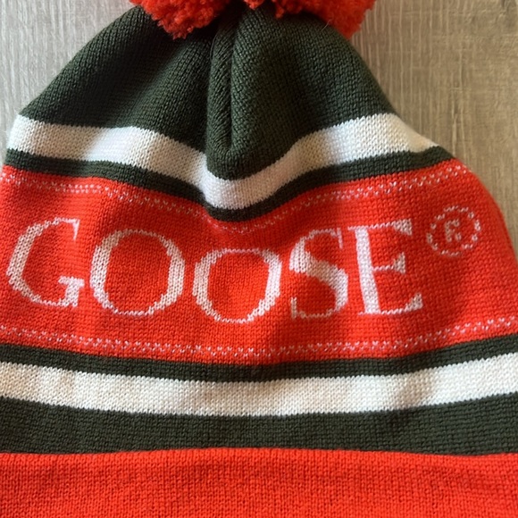 NWOT AUTHENTIC CANADA GOOSE 100% MERINO WOOL SKI BEANIE CLASSIC STYLE ORANGE/WHT - Picture 2 of 10